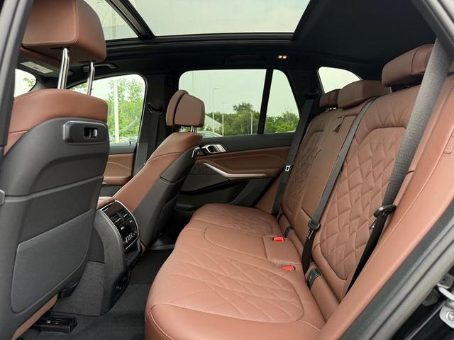 Photo of 2026 Black Sapphire Metallic BMW X5 PHEV