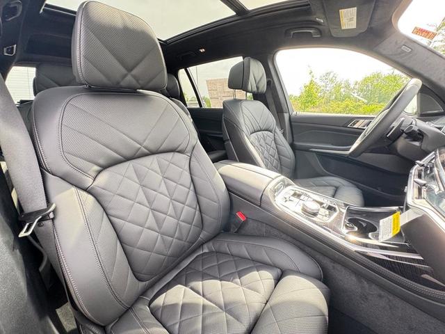 Photo of 2026 Carbon Black Metallic BMW X7