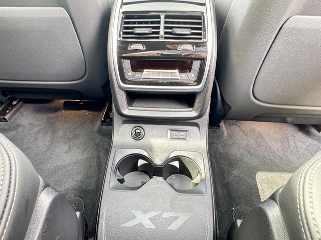 Photo of 2026 Carbon Black Metallic BMW X7