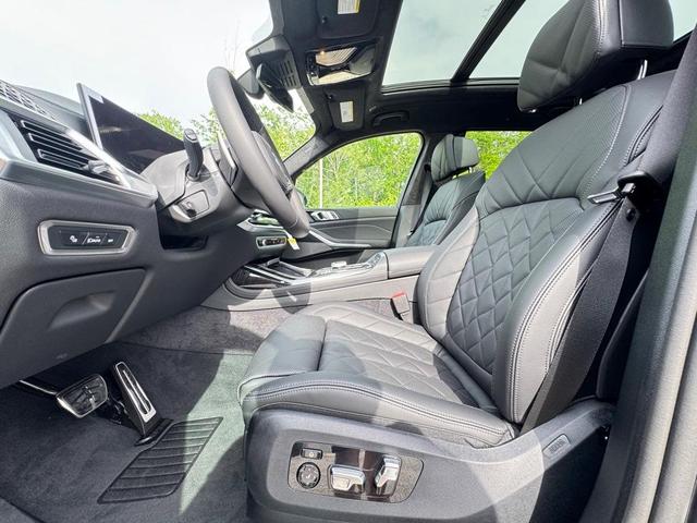 Photo of 2026 Carbon Black Metallic BMW X7