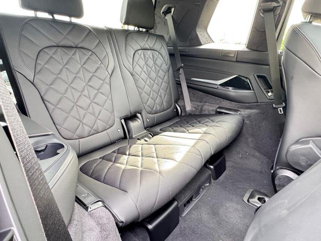 Photo of 2026 Carbon Black Metallic BMW X7