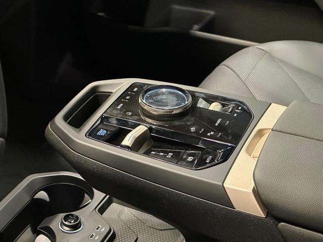 Photo of 2025 Dark Graphite Metallic BMW iX