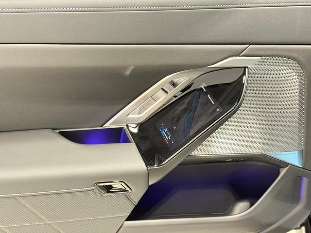 Photo of 2025 Black Sapphire Metallic BMW i7