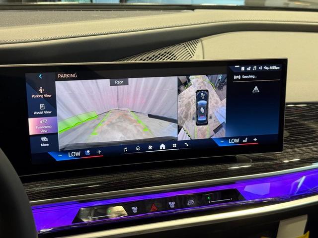 Photo of 2025 Black Sapphire Metallic BMW i7