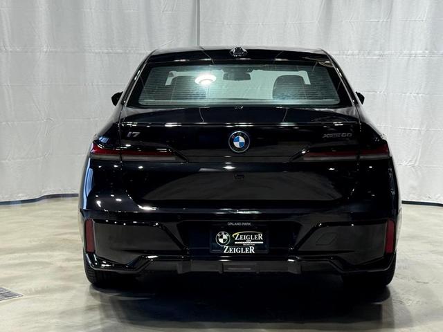 Photo of 2025 Black Sapphire Metallic BMW i7