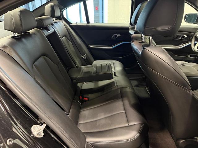 Photo of 2024 Black Sapphire Metallic BMW 330