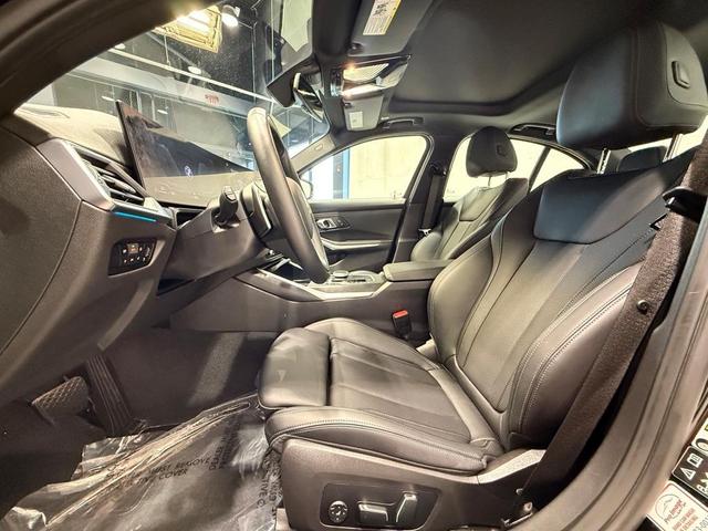 Photo of 2024 Black Sapphire Metallic BMW 330