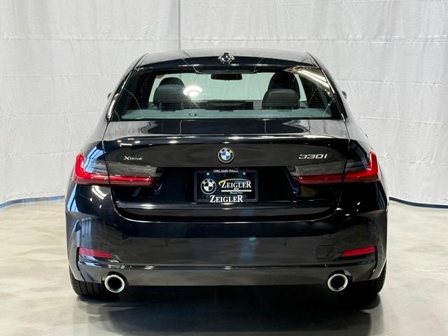 Photo of 2024 Black Sapphire Metallic BMW 330