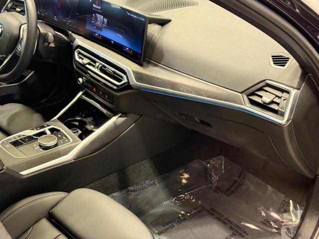 Photo of 2024 Black Sapphire Metallic BMW 330