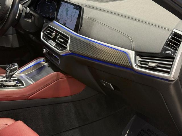 Photo of 2021 Mineral White Metallic BMW X6