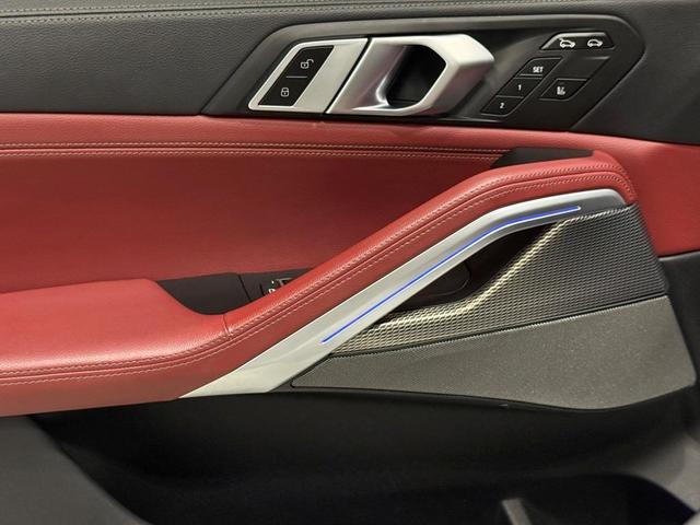 Photo of 2021 Mineral White Metallic BMW X6