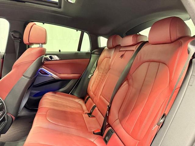Photo of 2021 Mineral White Metallic BMW X6