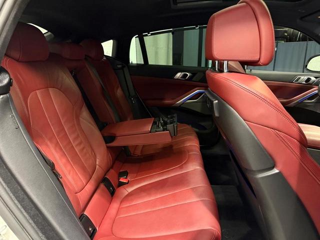 Photo of 2021 Mineral White Metallic BMW X6