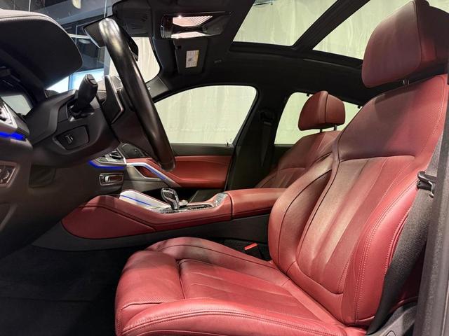 Photo of 2021 Mineral White Metallic BMW X6