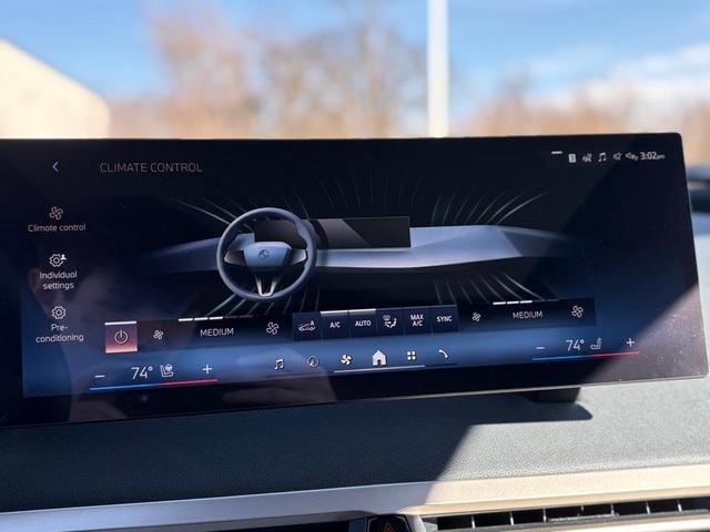 Photo of 2025 Phytonic Blue Metallic BMW iX