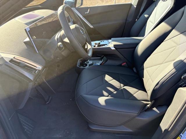 Photo of 2025 Phytonic Blue Metallic BMW iX