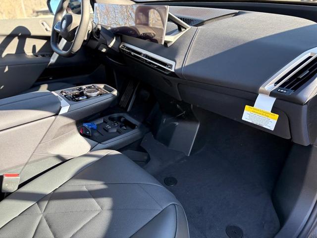 Photo of 2025 Phytonic Blue Metallic BMW iX