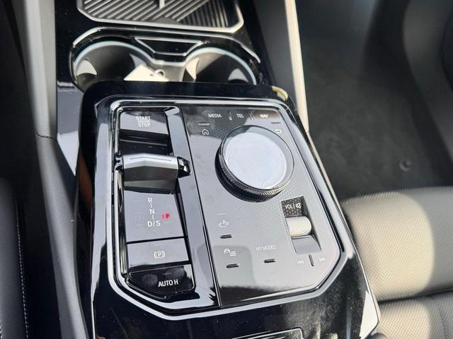 Photo of 2026 Black Sapphire Metallic BMW 530