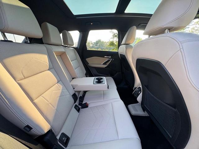 Photo of 2024 Mineral White Metallic BMW X1