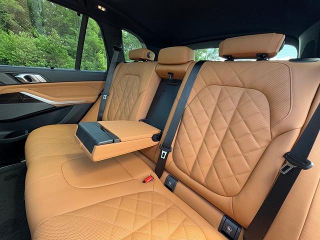 Photo of 2026 Mineral White Metallic BMW X5 PHEV