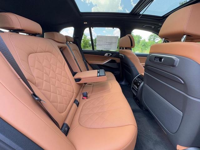 Photo of 2026 Mineral White Metallic BMW X5 PHEV