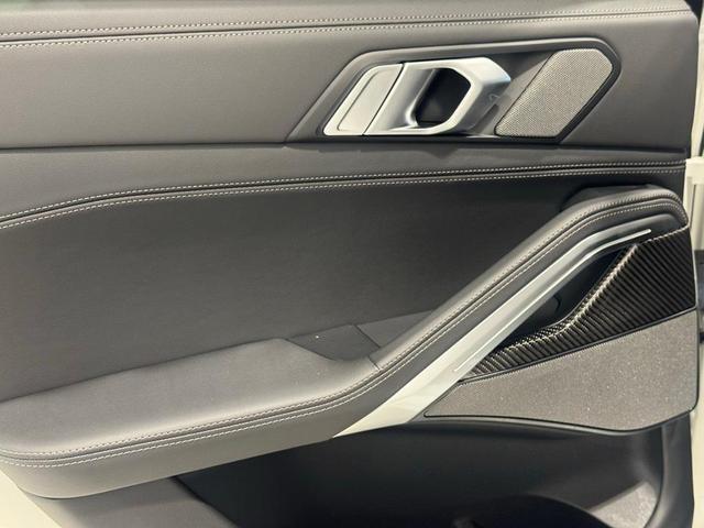 Photo of 2026 Alpine White BMW X6