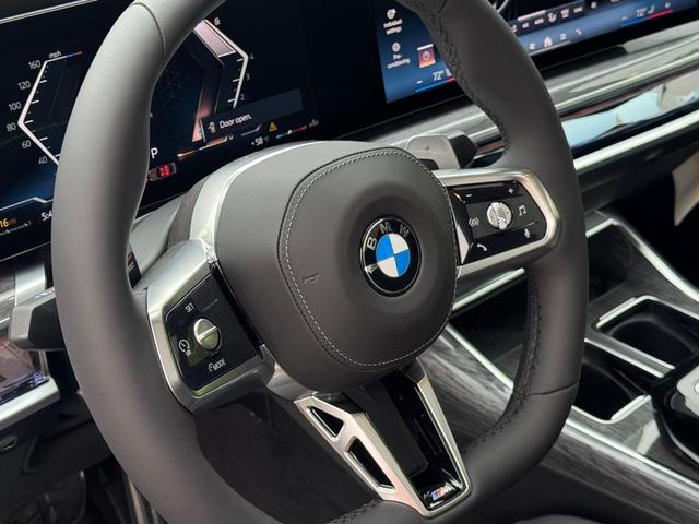 Photo of 2025 Brooklyn Gray Metallic BMW 760