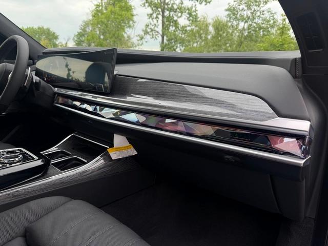 Photo of 2025 Brooklyn Gray Metallic BMW 760