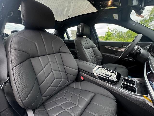 Photo of 2025 Brooklyn Gray Metallic BMW 760