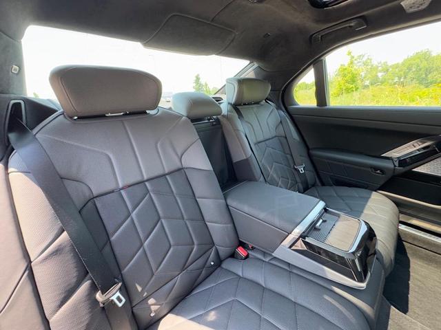 Photo of 2024 Aventurin Red Metallic BMW 760