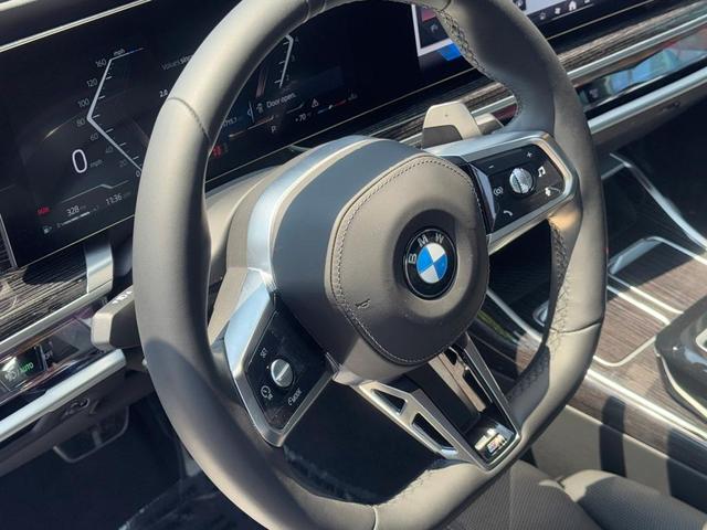 Photo of 2024 Aventurin Red Metallic BMW 760