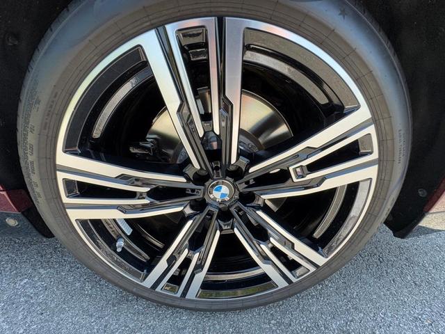 Photo of 2024 Aventurin Red Metallic BMW 760