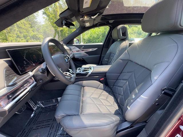 Photo of 2024 Aventurin Red Metallic BMW 760