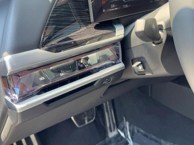 Photo of 2024 Aventurin Red Metallic BMW 760