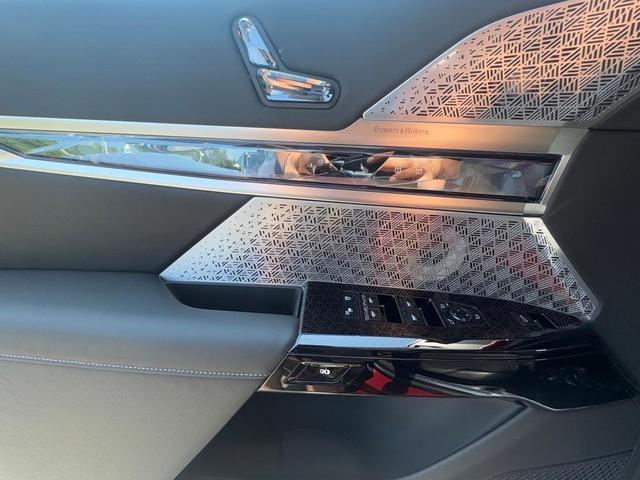 Photo of 2024 Aventurin Red Metallic BMW 760