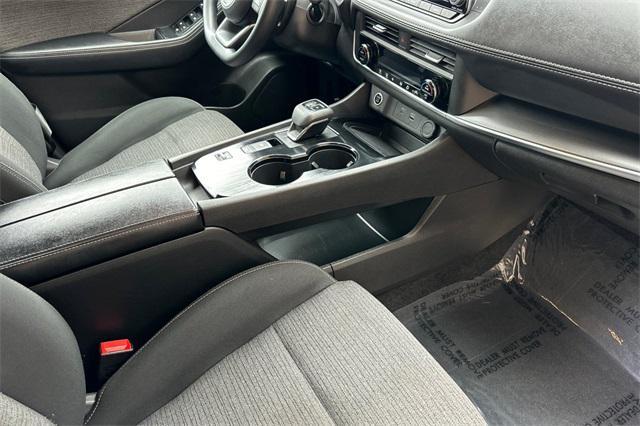 Photo of 2023 Super Black Nissan Rogue