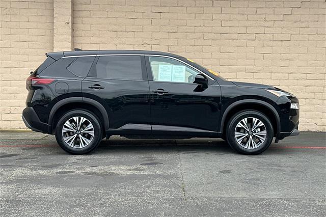 Photo of 2023 Super Black Nissan Rogue