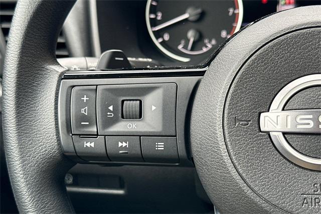 Photo of 2023 Super Black Nissan Rogue
