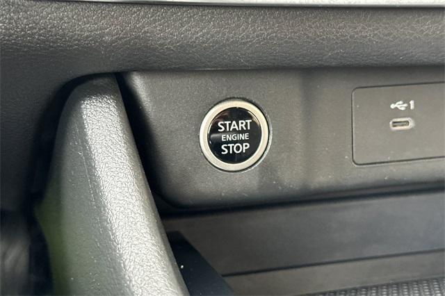 Photo of 2023 Super Black Nissan Rogue