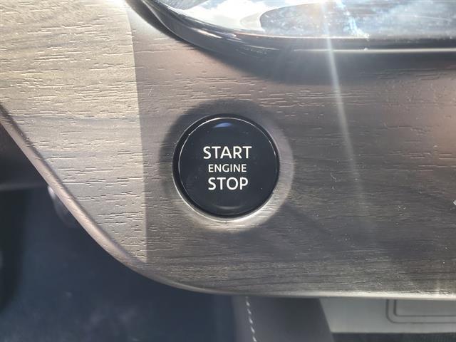 Photo of 2025 Everest White P Nissan Murano