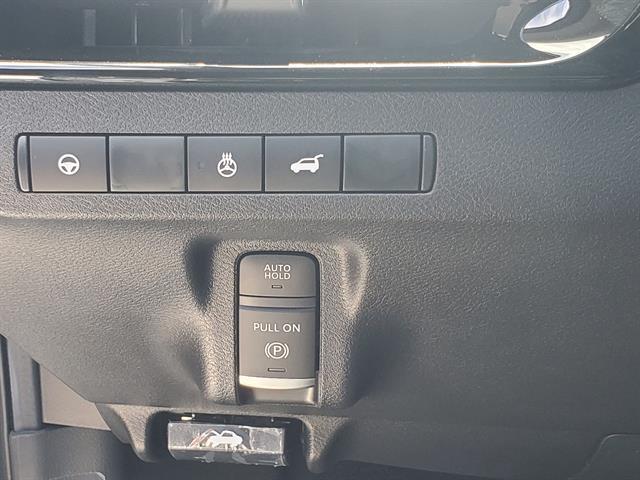 Photo of 2025 Everest White P Nissan Murano