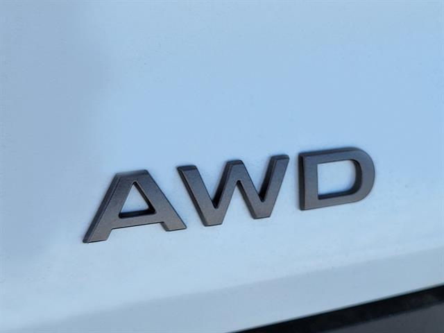 Photo of 2025 Everest White P Nissan Murano