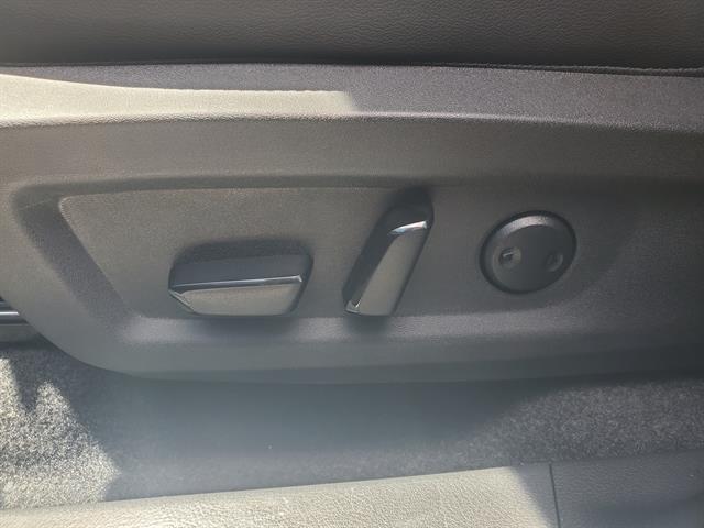 Photo of 2025 Everest White P Nissan Murano