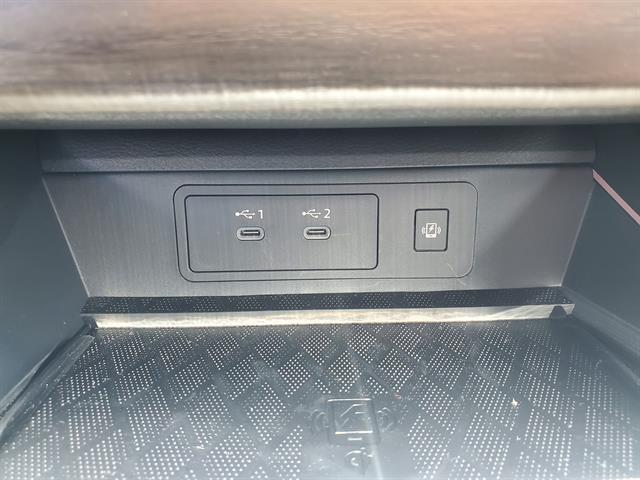 Photo of 2025 Everest White P Nissan Murano