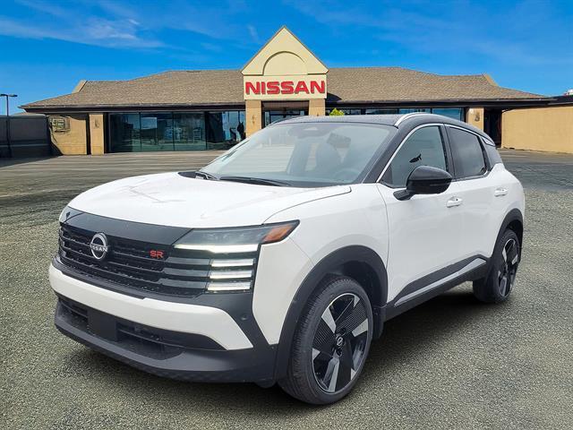 Photo of 2025 2t Wht Blk Roof Nissan Kicks