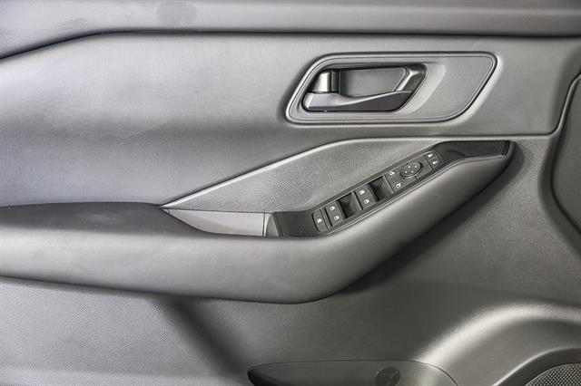Photo of 2025 Scarlet Ember Nissan Rogue