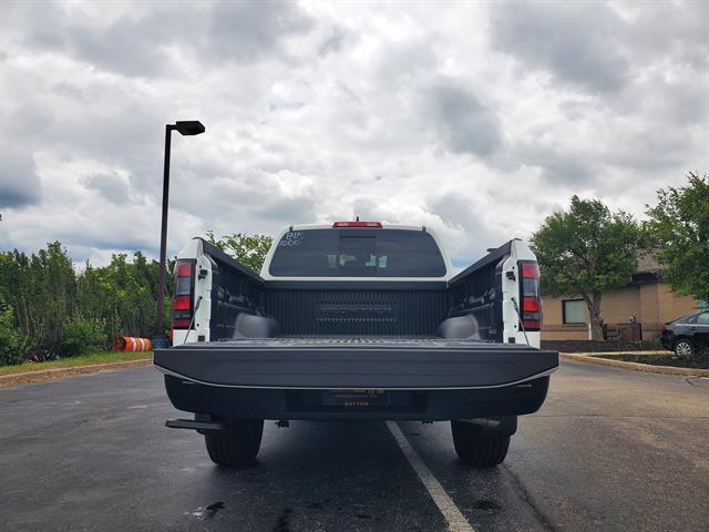 Photo of 2025 Glacier White Nissan Frontier