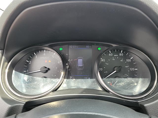 Photo of 2018 White Nissan Rogue