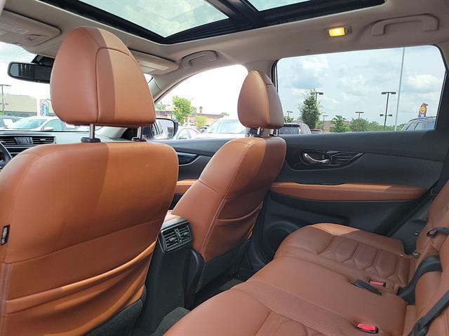 Photo of 2018 White Nissan Rogue