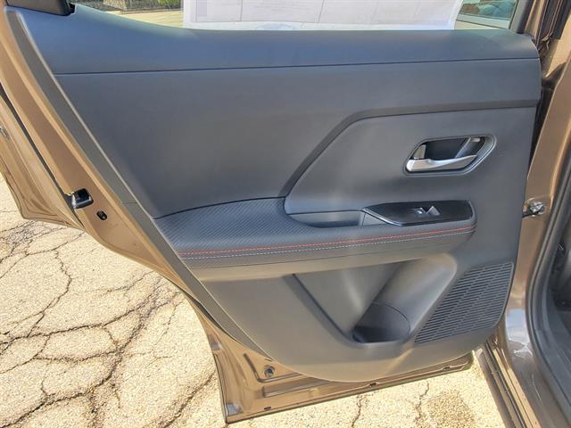 Photo of 2025 Canyon Bronze M Nissan Kicks